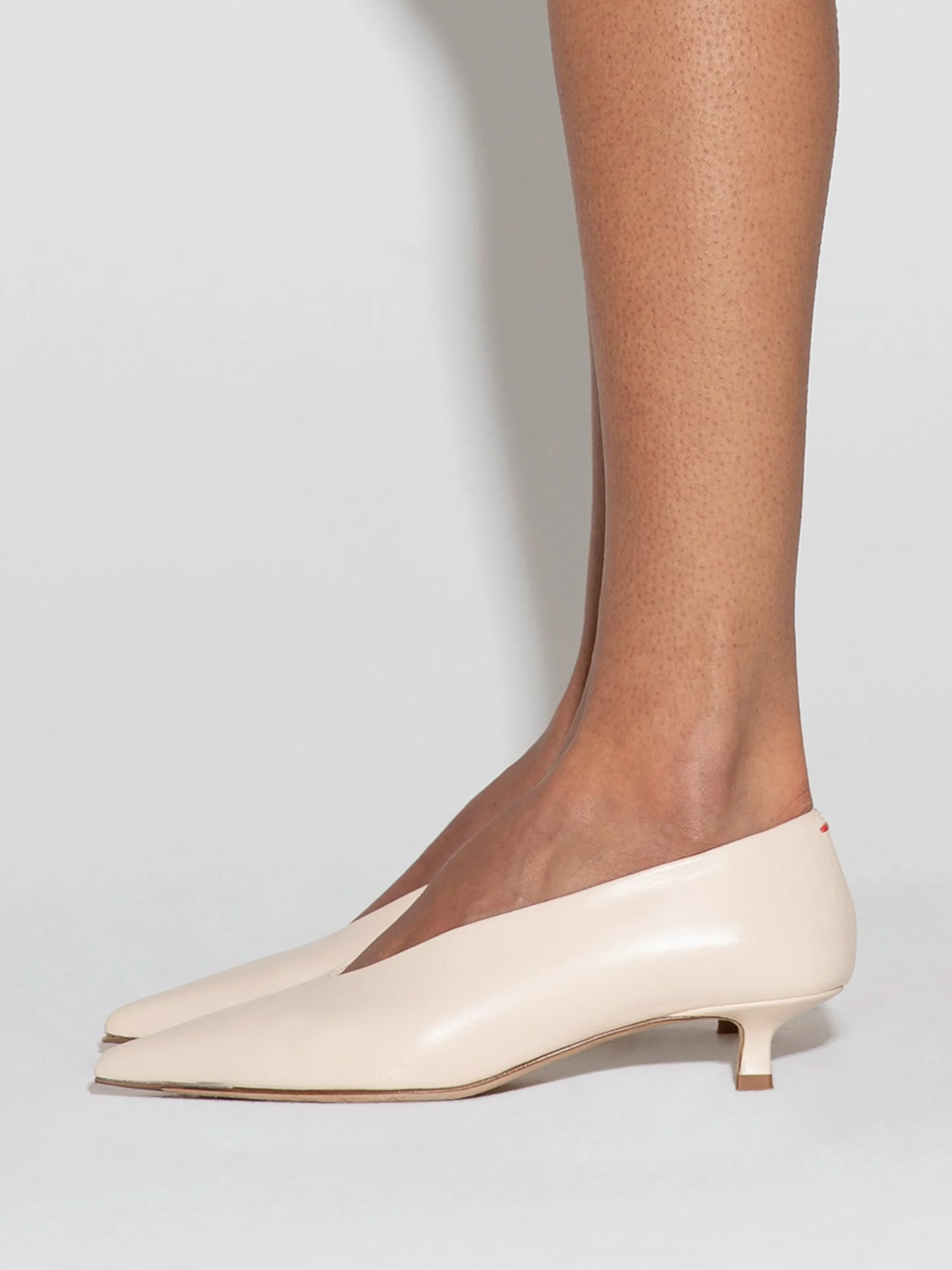 Outlet Aeyde Clara Leather Pumps Creamy Nappa