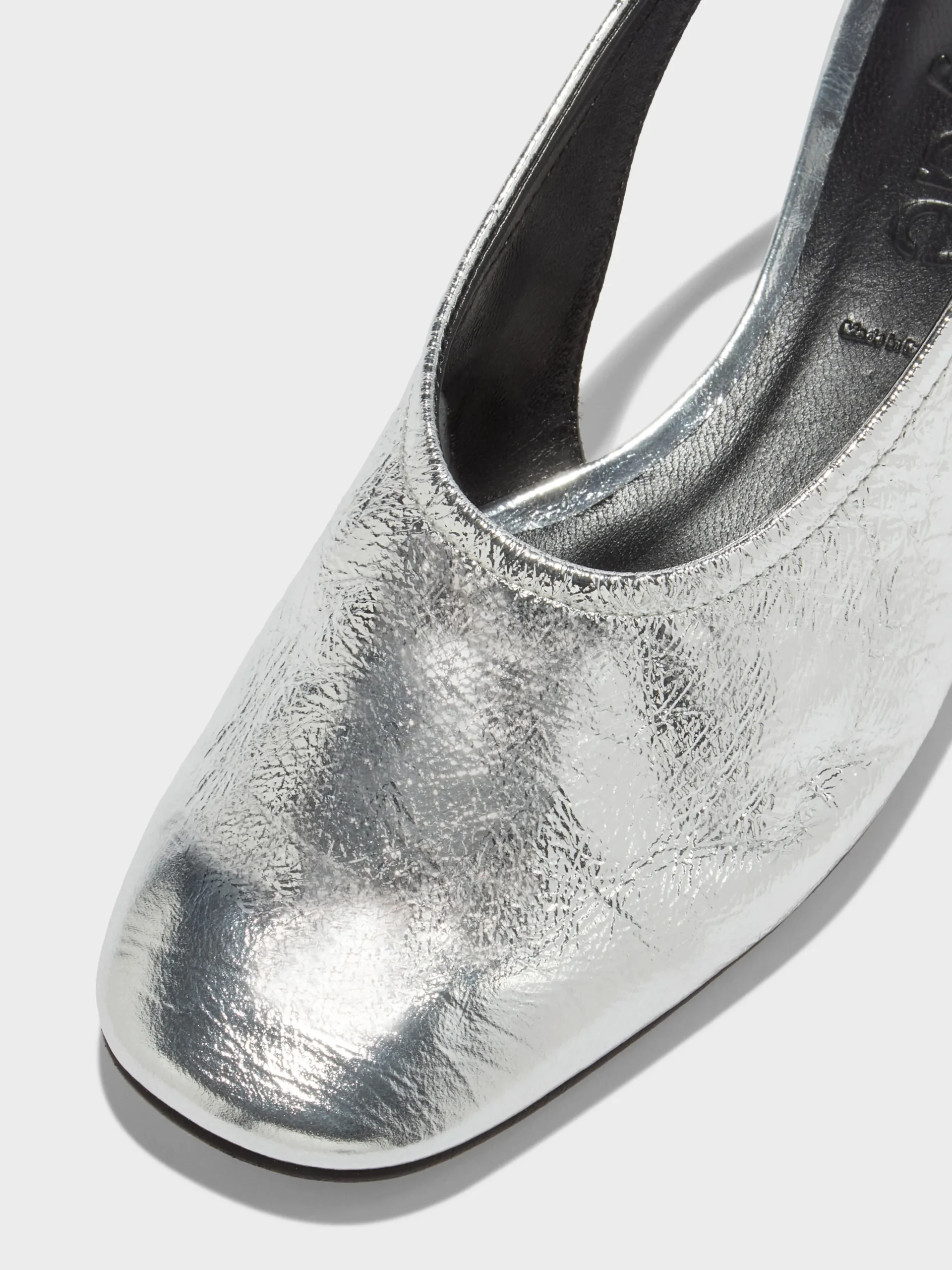 New Aeyde Dua Laminated Leather Slingback Silver Crackle