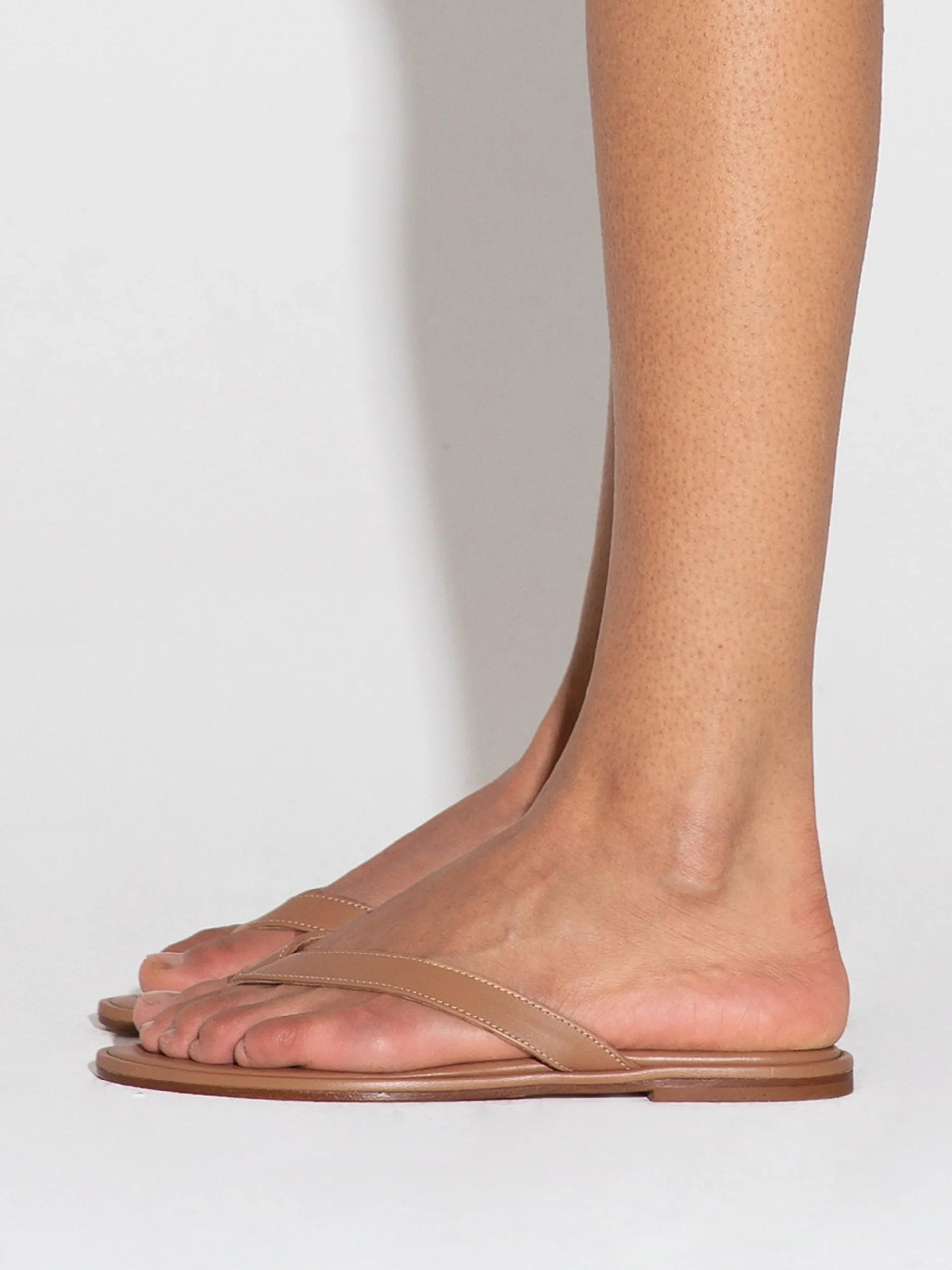 Online Aeyde Melody Leather Thong Sandal Hazelnut Nappa