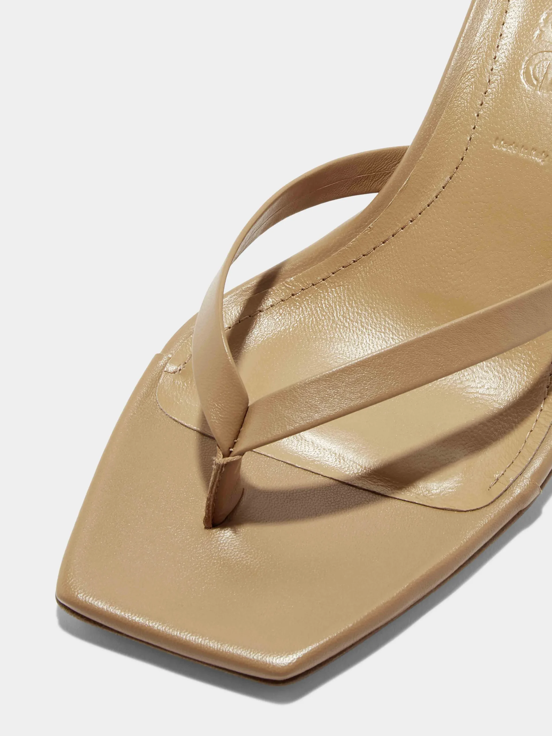 Fashion Aeyde Wilma Leather Thong Sandals Hazelnut Nappa